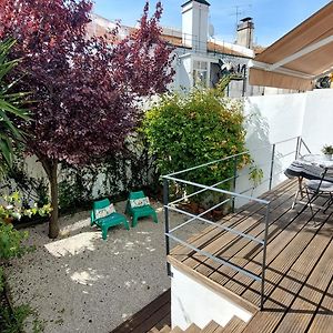 Apartment With Private Garden - Central Location